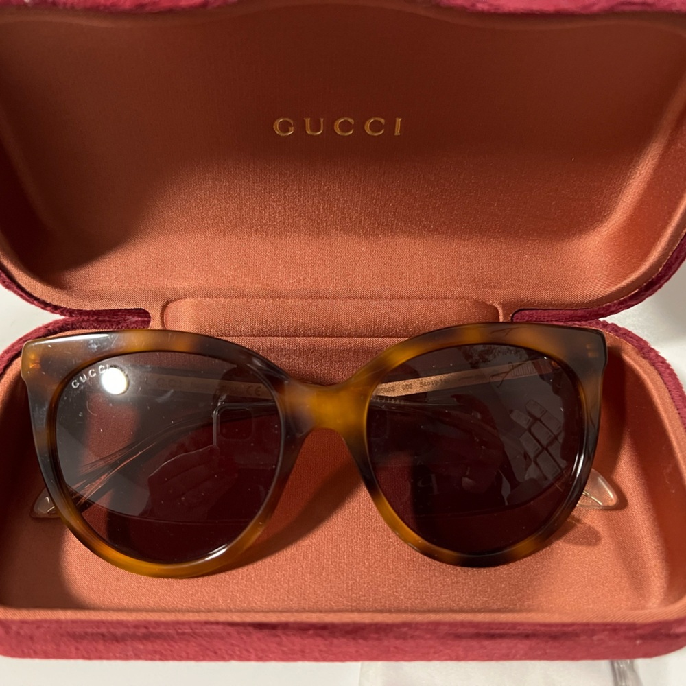 Perfect Condition Gucci Havana Cat Eye Sunglasses with Case and Cleaning cloth